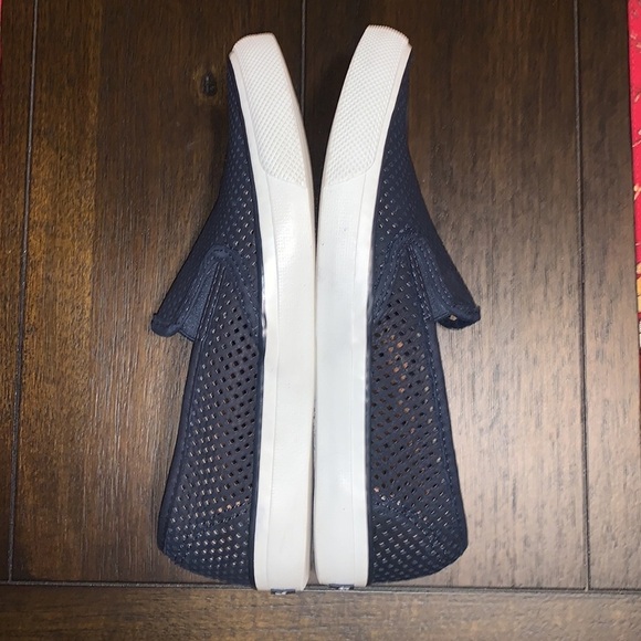 Sperry top-sider. Women’s size 7.   Gently used condition. - Picture 4 of 6